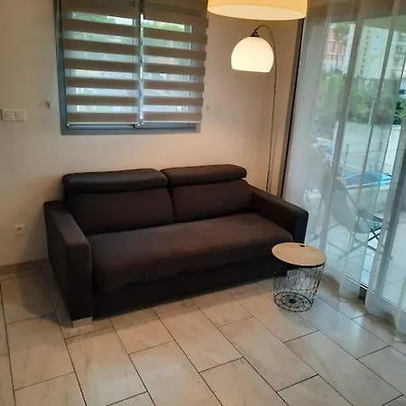 Croix Des Gardes Palais Plages קאן