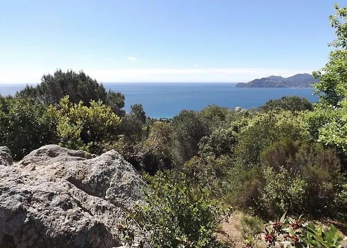 Croix Des Gardes Palais Plages