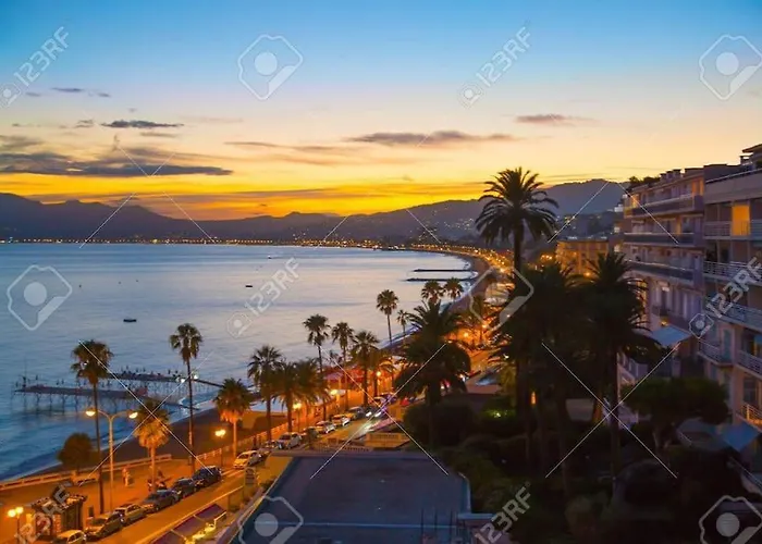 Croix Des Gardes Palais Plages شقة *
