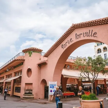 Croix Des Gardes Palais Plages Cannes