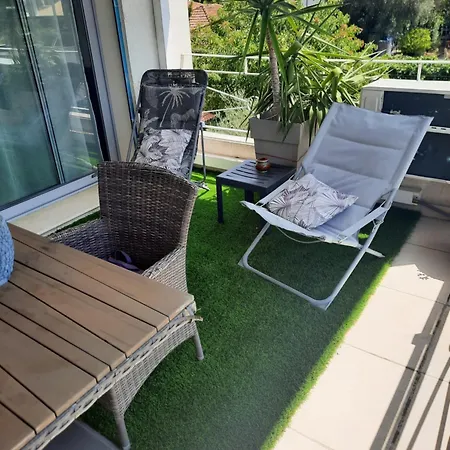 Croix Des Gardes Palais Plages *